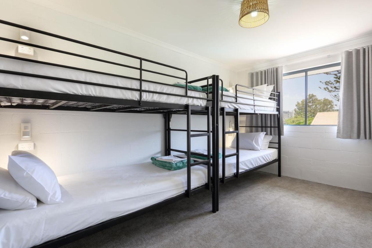 Abode Mooloolaba, Backpackers & Motel Rooms Bagian luar foto